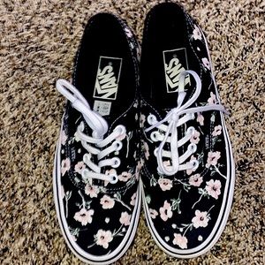 size 7 in womens flower vans